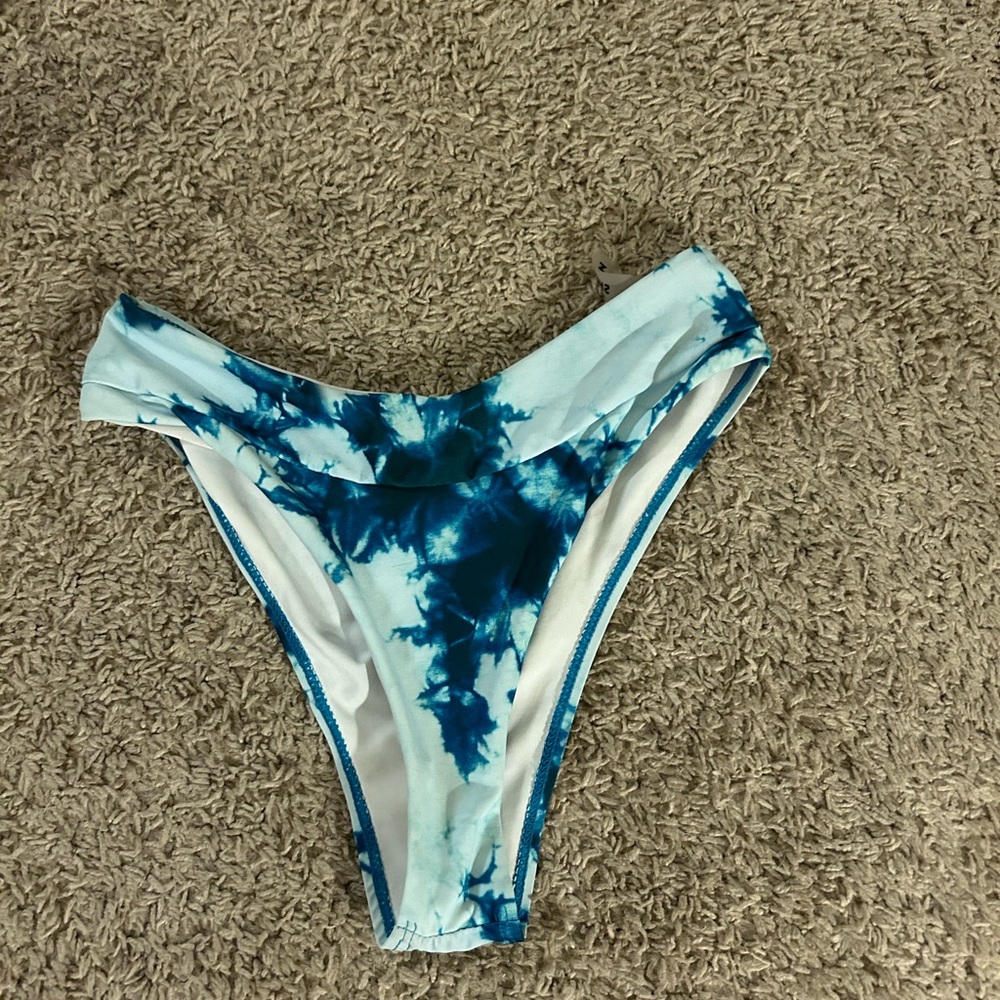 Tie die swim bottoms Size small!